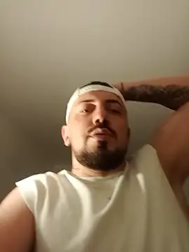DoubleTroubleY stripchat live cam model