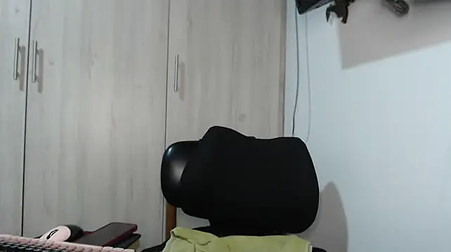 khawit_1 stripchat live cam model