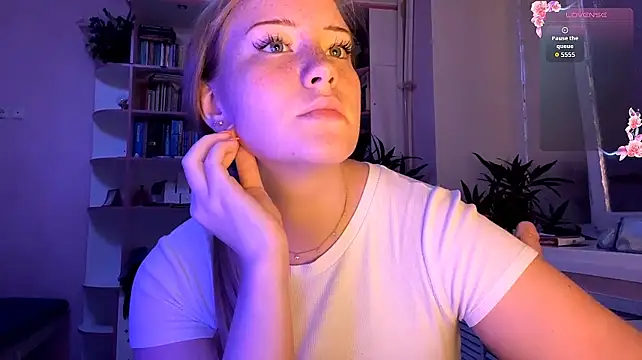 LisiKiss stripchat live cam model