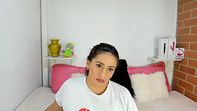 rukminilatin stripchat live cam model