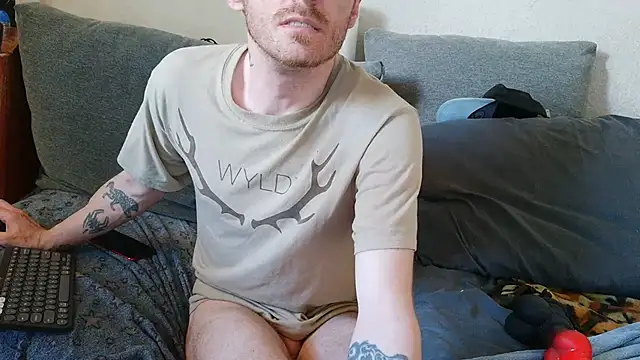 pyrowuff stripchat live cam model