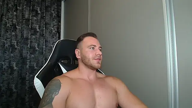 Thori92 stripchat live cam model