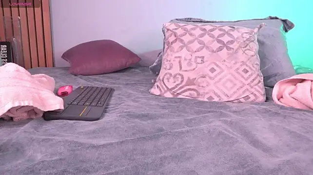 mia-reeves stripchat live cam model
