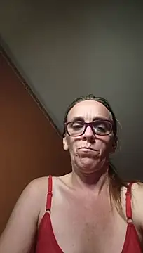 Dettybitch40 stripchat live cam model