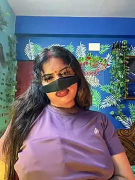 V-Hot-Sweti stripchat live cam model