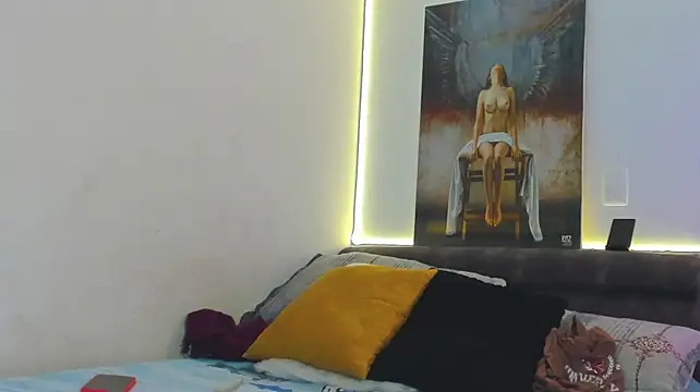 marianaa90 stripchat live cam model
