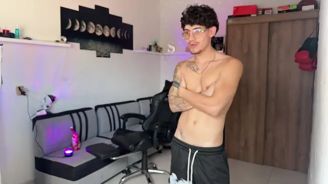 Kisan_Smith stripchat live cam model