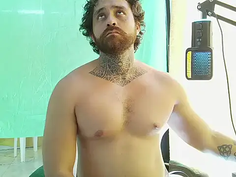 aronmiller404 stripchat live cam model