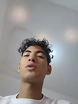 Joseph_Colmenarez stripchat live cam model