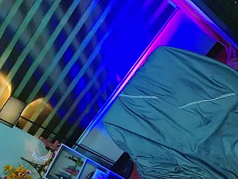 HOLLYWOOD_QUEEN_88 stripchat live cam model