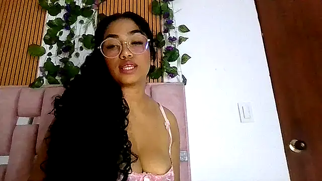 abby_moss_2 stripchat live cam model