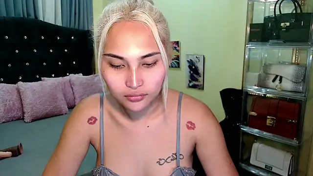 Sammyloove stripchat live cam model