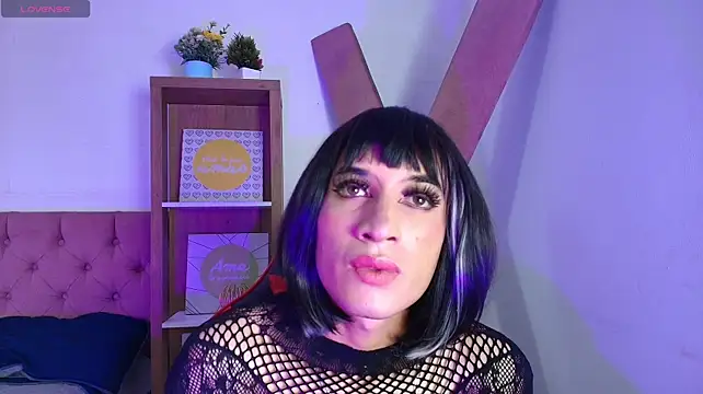 Izzy_foxxy stripchat live cam model