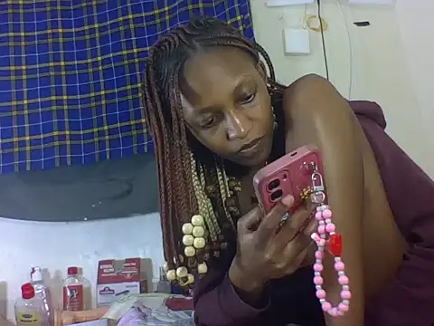 yummyqueenk stripchat live cam model