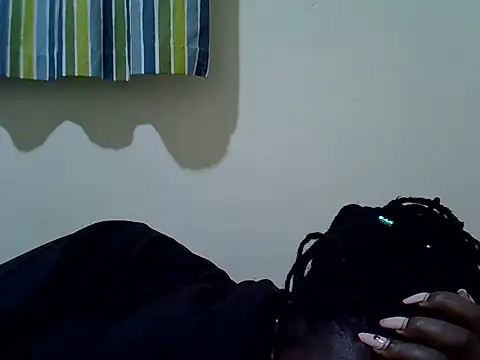 CURVY-CORAZZON stripchat live cam model