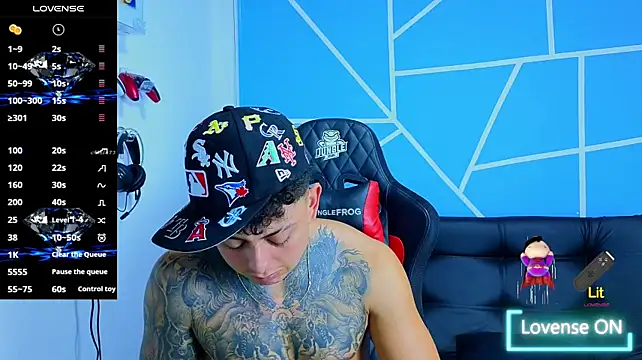 KevinSanchez420 stripchat live cam model