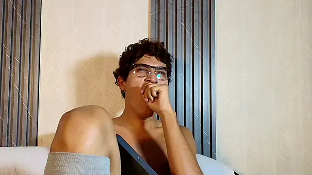 Damian_Wolff stripchat live cam model