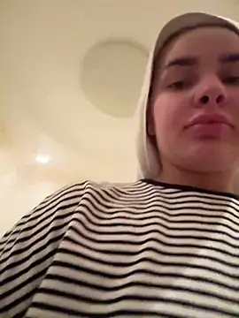 EmmiLive stripchat live cam model