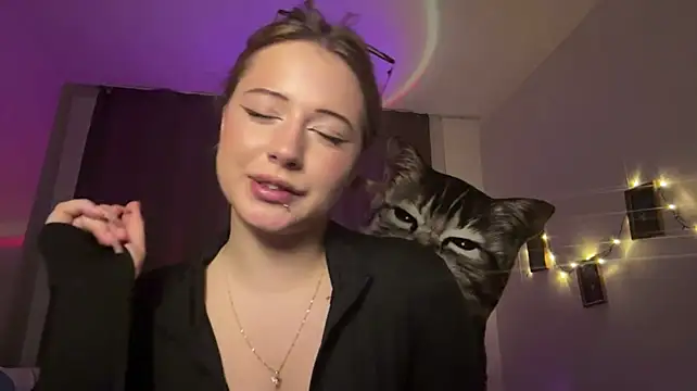 ElanorGahan stripchat live cam model