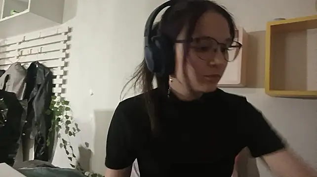 KelliBeatrice stripchat live cam model