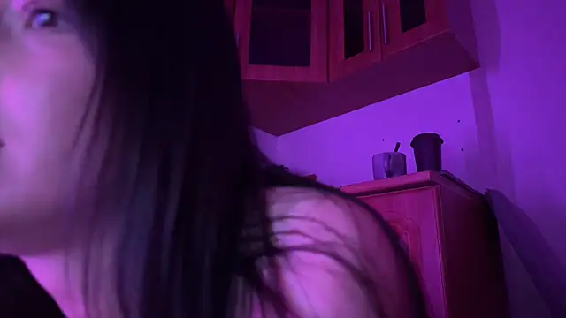 EvaHoneyyy stripchat live cam model
