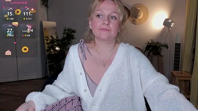 Lazy_Lady stripchat live cam model