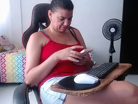 Adriana_0312 stripchat live cam model