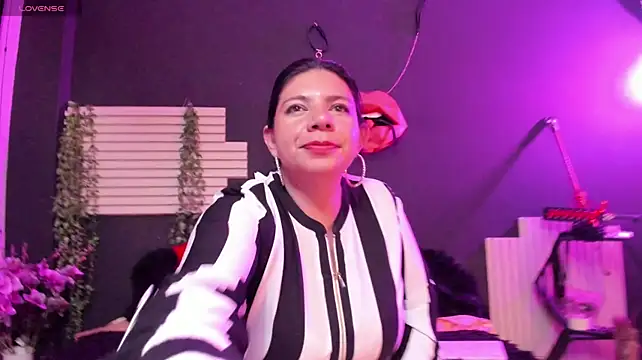 kinky_momm stripchat live cam model