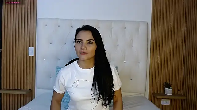 GreciaEvanss stripchat live cam model