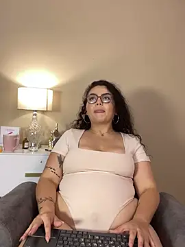AlmaraRouge stripchat live cam model