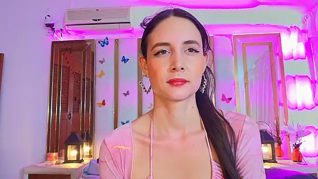 AmeliaRousse stripchat live cam model