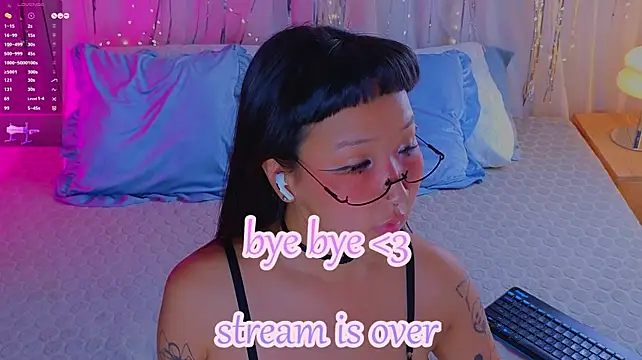 a11yson stripchat live cam model