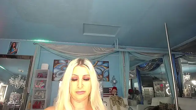 ADRIANNA_FOX stripchat live cam model