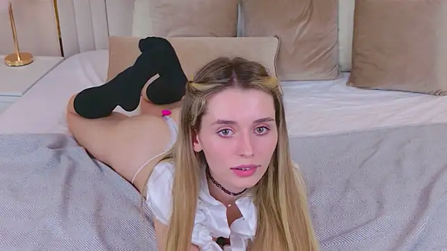 MarybethSnow stripchat live cam model