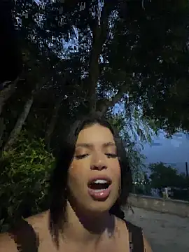Rafaellaz stripchat live cam model