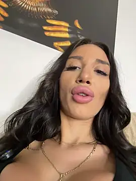 BlueEyes_BB stripchat live cam model