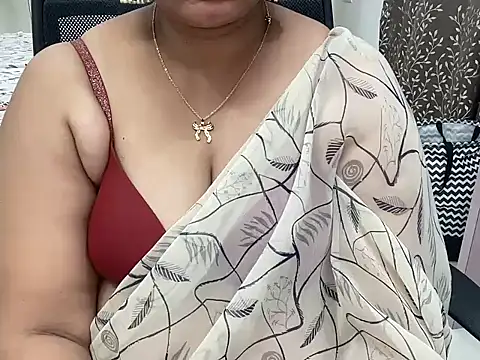 Mithureddy02 stripchat live cam model