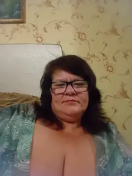 NysiOlsen stripchat live cam model