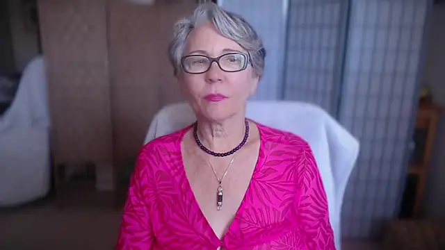 petradaniels stripchat live cam model