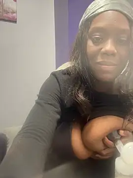 Topgyalmel stripchat live cam model