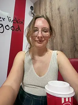 The_Snowwhitee stripchat live cam model
