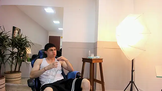 roan_birkin stripchat live cam model