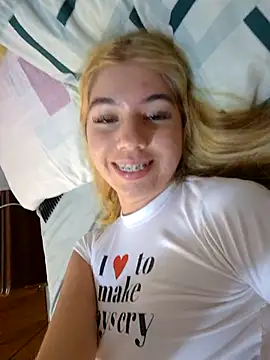 BebaSo1 stripchat live cam model