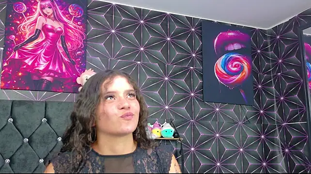 Sharlotshh stripchat live cam model