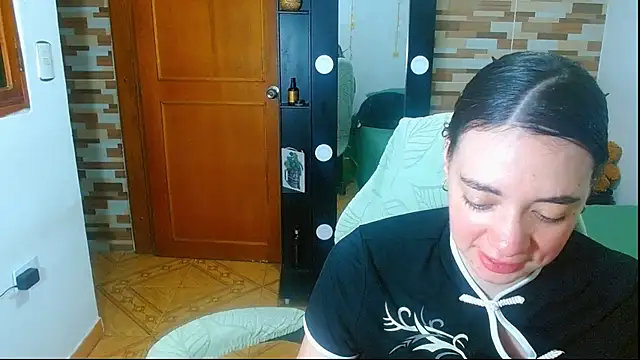 sajecrismaa stripchat live cam model