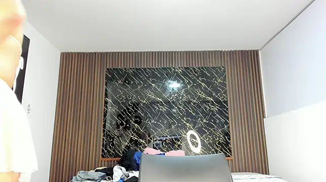 Karla18_ stripchat live cam model