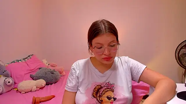 liiliie_petite stripchat live cam model