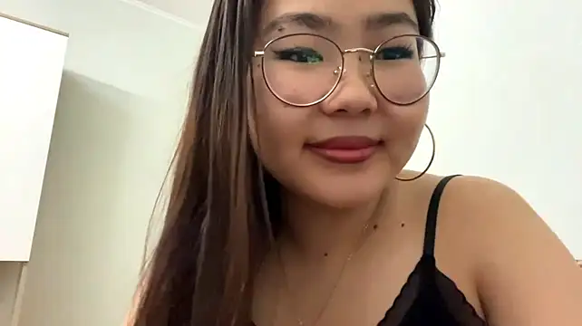 HikkoSinu stripchat live cam model