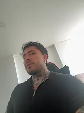 SalvatoreLeo1 stripchat live cam model