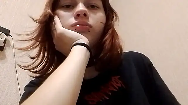 Mialivia stripchat live cam model